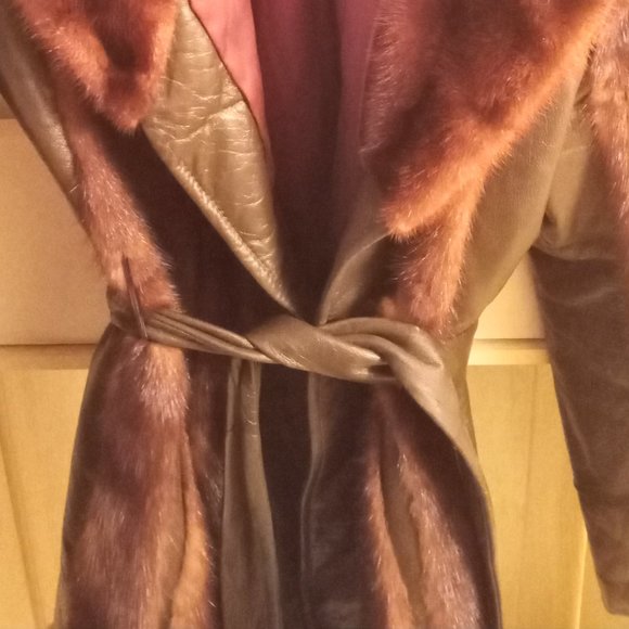 Size 6 Mink and Leather Jacket - Picture 2 of 7